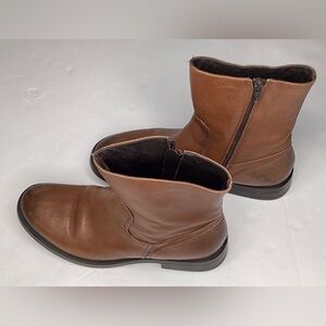 Kalena women’s Italian made leather boots, low heel, zipper, size 39